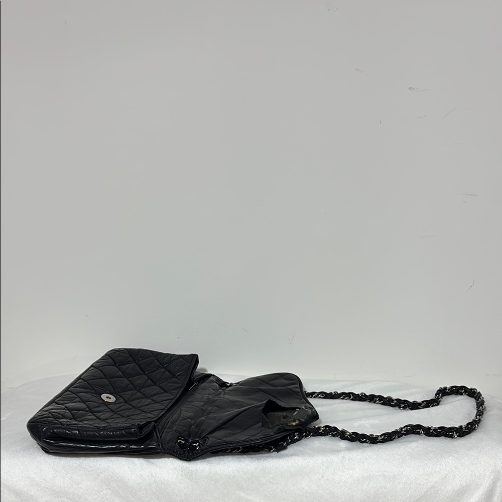 Chanel Authentic 2005 Bubble Shoulder Bag with Chain Strap - Picture 2 of 16